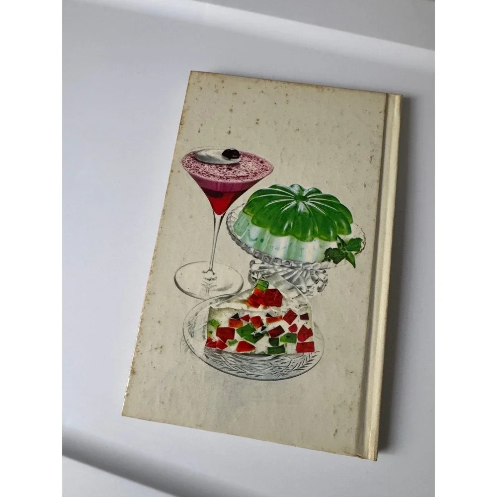 The New‎ Joys of Jell-O Recipe Book 1974 Hardcover General Foods Vintage
